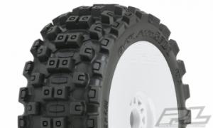 Badlands MX M2 on White Wheels 1/8 Buggy (2)