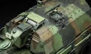 1:35 GERMAN Panzerhaubitze 2000 SP Howitzer
