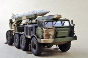 Trumpeter 1:35 Russian 9P113 TEL w/9M21 Rocket