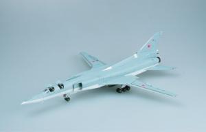 Trumpeter 1:72 Tu-22M2 Backfire B Strategic bomber