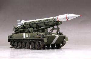 Trumpeter 1/35 2P16 Launcher with Missile 2k6 Luna