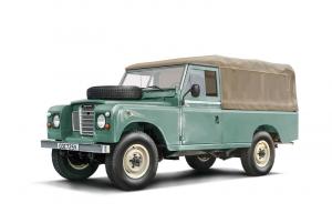 Italeri 1:24 Land Rover 109 LWB