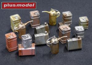 1/35 German oil canisters