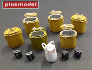 Plusmodel 1/35 German thermos containers WW II