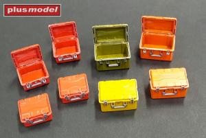 Plusmodel 1/35 Tool boxes high