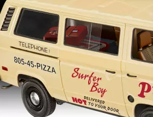 Revell 1/25 "Stranger Things" VW T3 Bus "Surfer Boy"