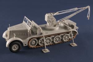 Trumpeter 1/35 Schwerer Zugkraftwagen 18 t with 6 t Billstein-Crane, Sd.Kfz.9/1