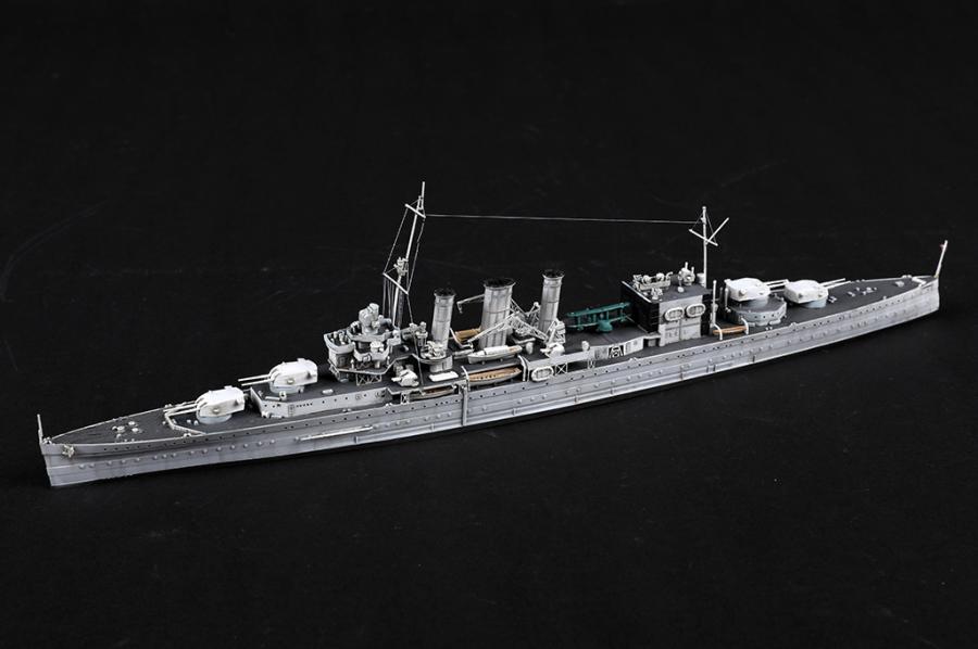 Trumpeter 1:700 HMS Cornwall