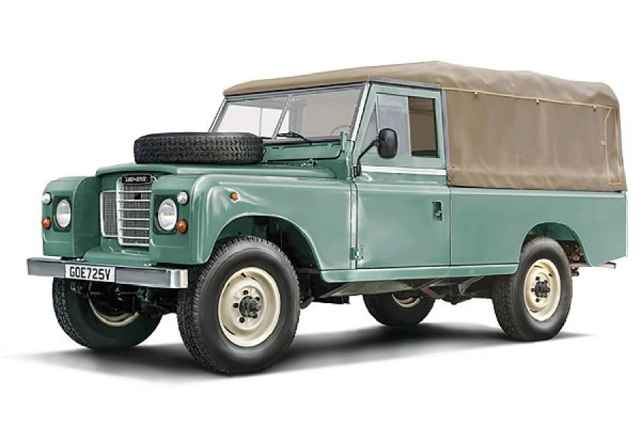 Italeri 1:24 Land Rover 109 LWB