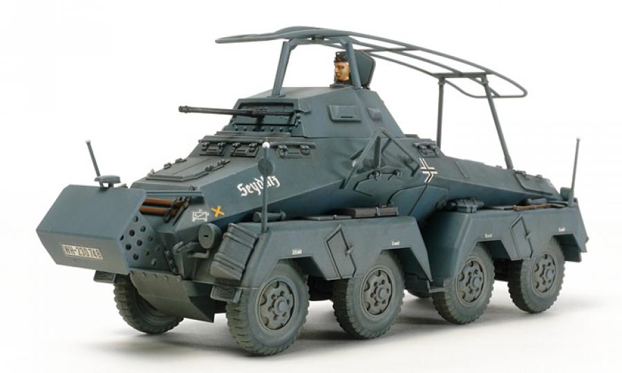 Tamiya 1/48 German 8-Wheeled Heavy Armored Car pienoismalli