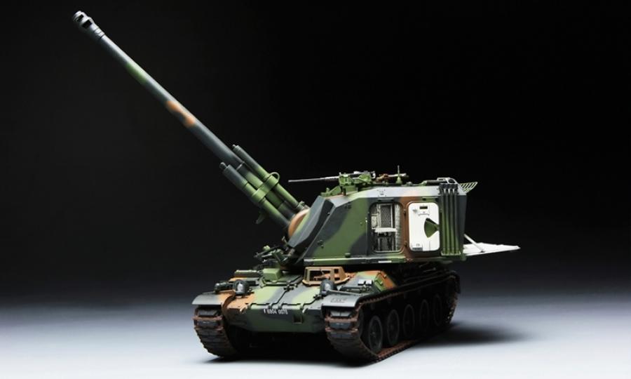 1:35 French AUF1 155mm Self-propelled Howitzer     
