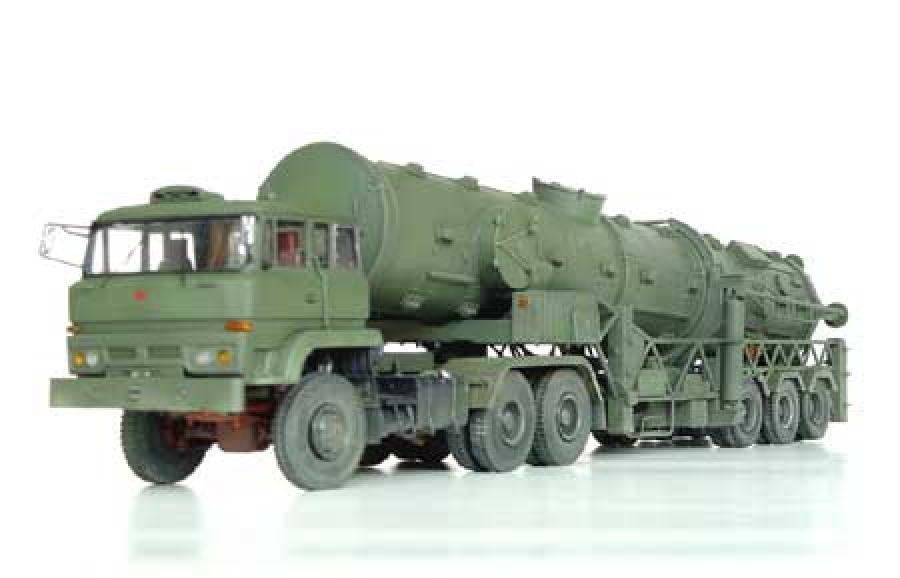 Trumpeter 1:35 DF-21 Ballistic missile launcher