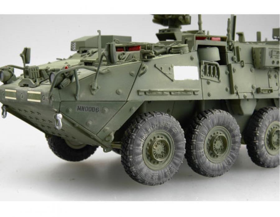 Trumpeter 1:35 M1130 Stryker Command Vehicle