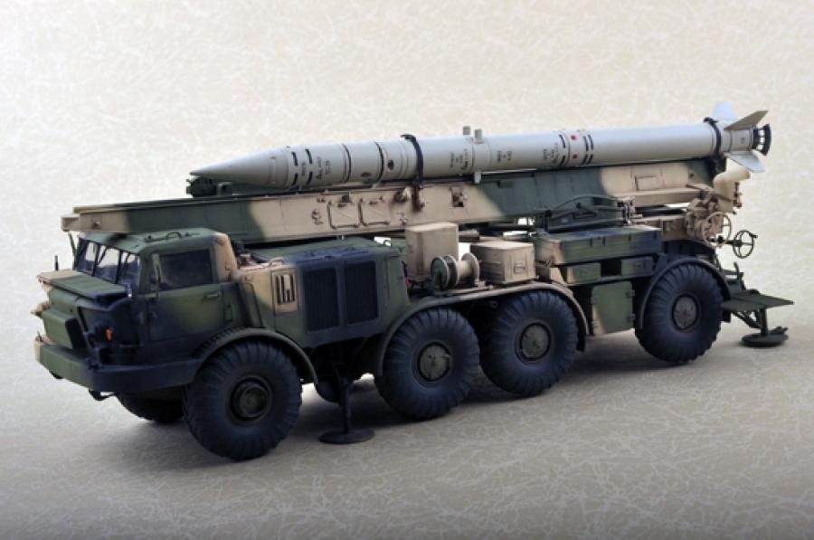 Trumpeter 1:35 Russian 9P113 TEL w/9M21 Rocket