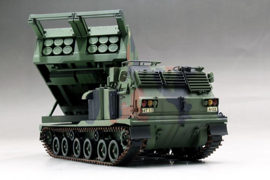 Trumpeter 1:35 M270/A1 Multiple Launch Rocket System-US