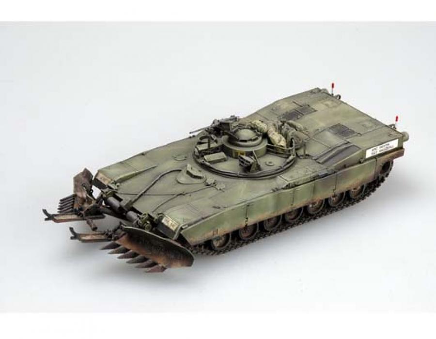 Trumpeter 1:35 M1A1/A2 Abrams 5 in 1