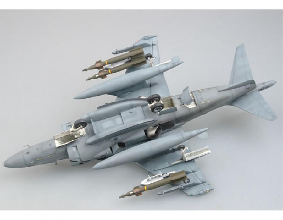 Trumpeter 1:32 AV-8B Night Attack Harrier II