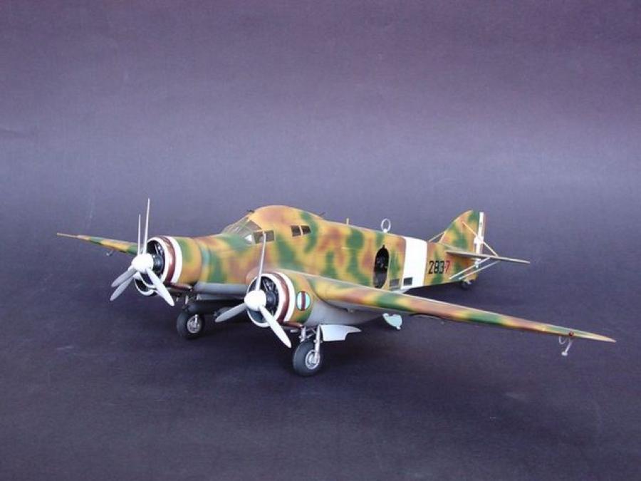 Trumpeter 1:48 Savoia Marchetti SM-79 II Sparviero