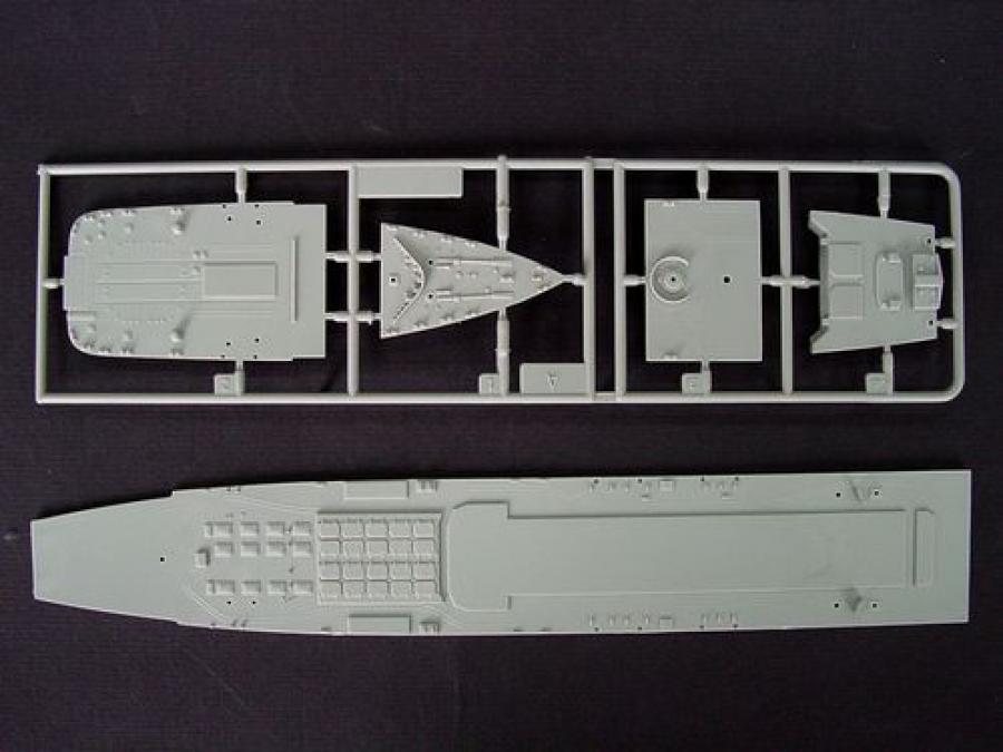 Trumpeter 1:700 USSR Navy P.Velikiy Battle Cruiser