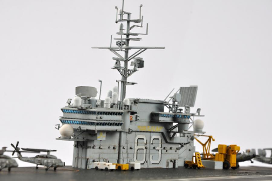 Trumpeter 1:350 USS Kitty Hawk CV-63