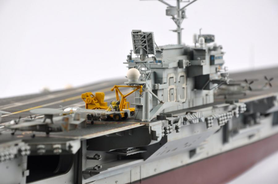 Trumpeter 1:350 USS Kitty Hawk CV-63