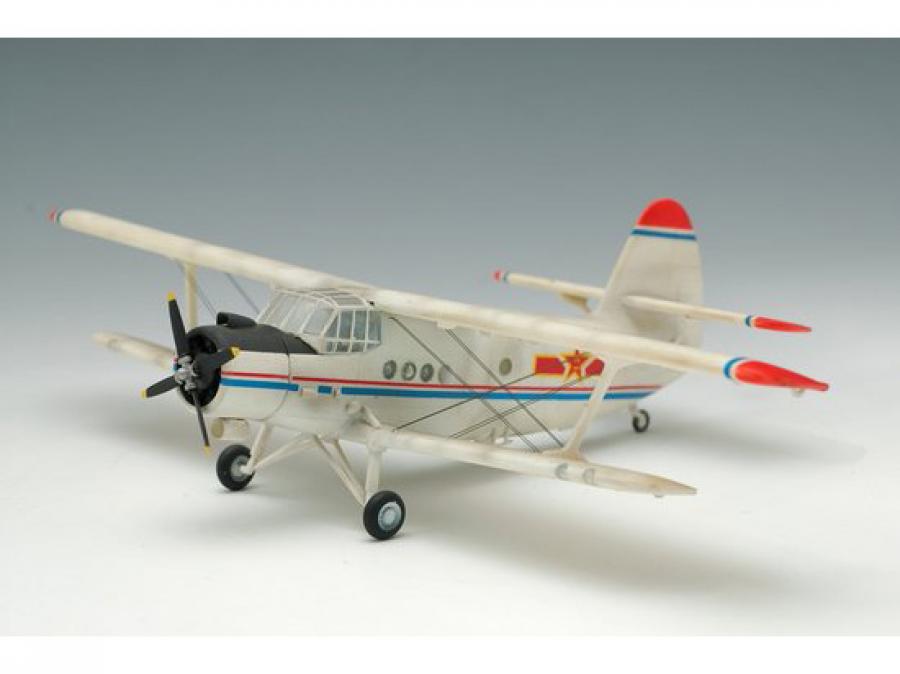 Trumpeter 1:72 Antonov An-2 Colt / Nanchang Y-5