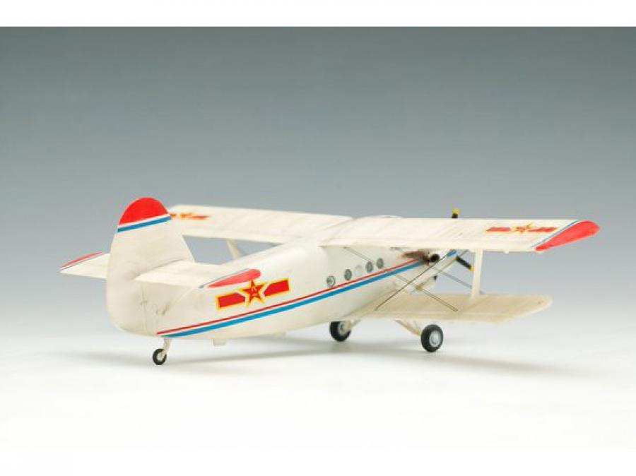 Trumpeter 1:72 Antonov An-2 Colt / Nanchang Y-5