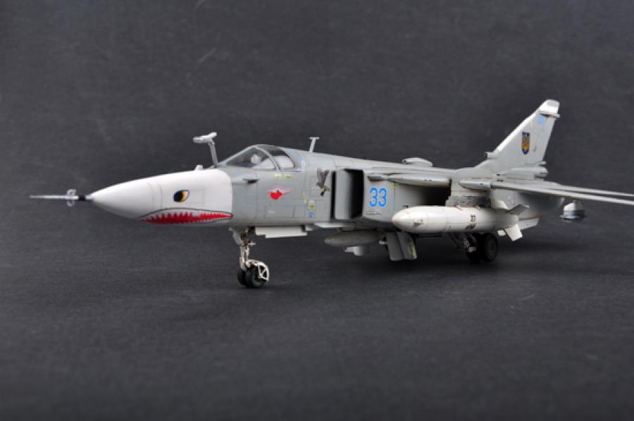 Trumpeter 1:72 Su-24MR Fencer-E