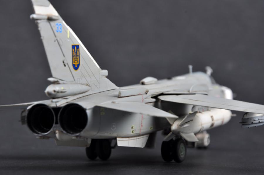 Trumpeter 1:72 Su-24MR Fencer-E