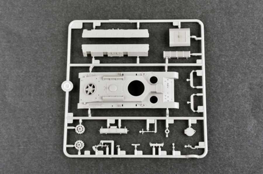 Trumpeter 1:72 Soviet T-28 Medium Tank (Welded)