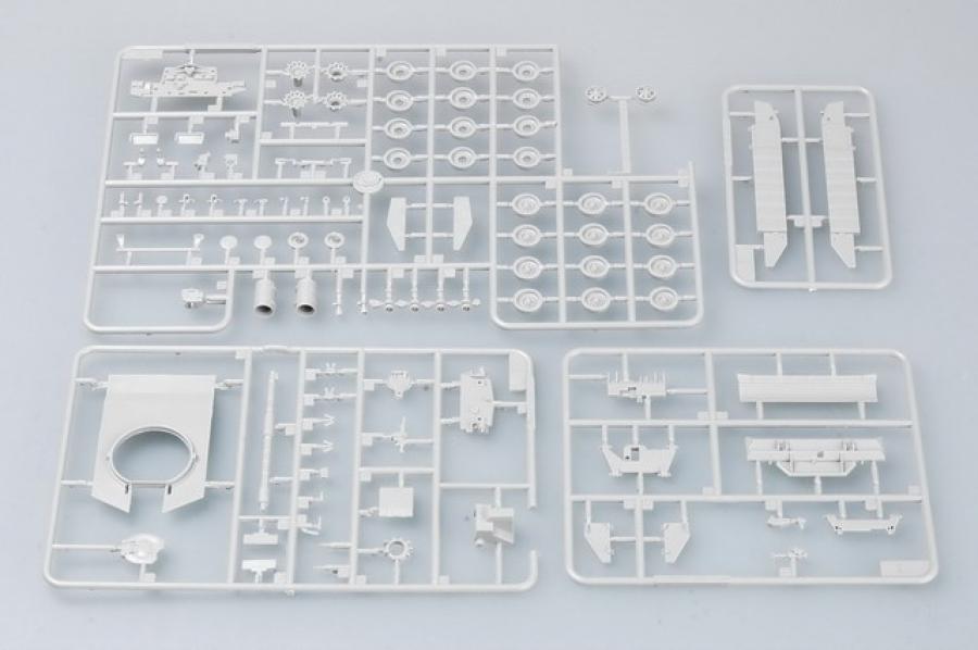 Trumpeter 1:72 Challenger II MBT (KFOR)