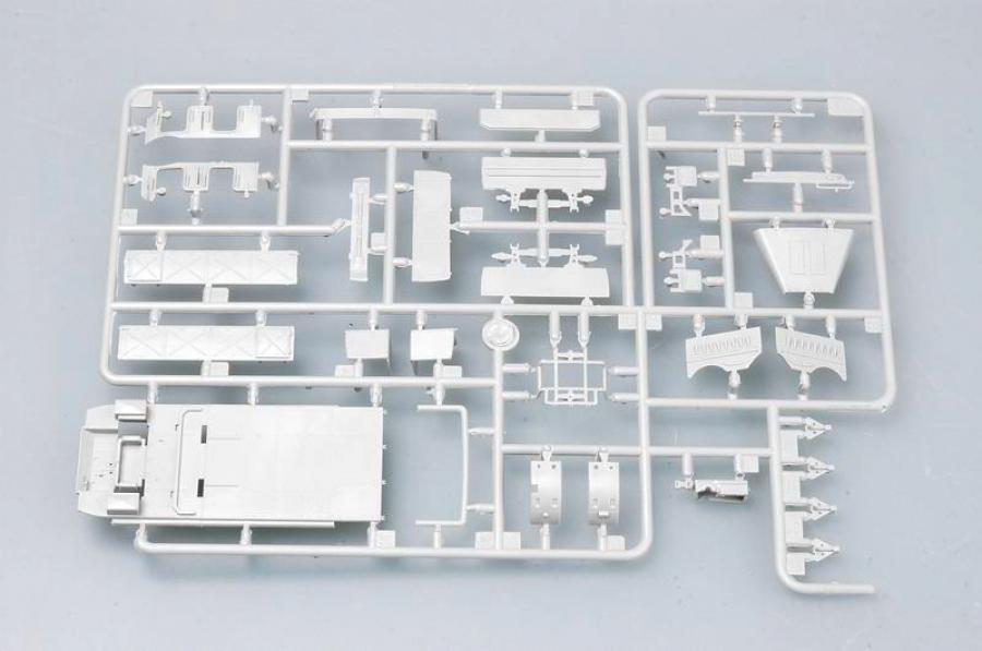 Trumpeter 1:72 Sd.Kfz.9(18t)Half-Track