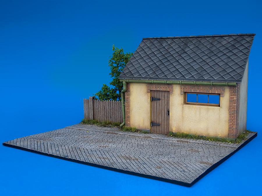 1:35 DIORAMA WITH BARN