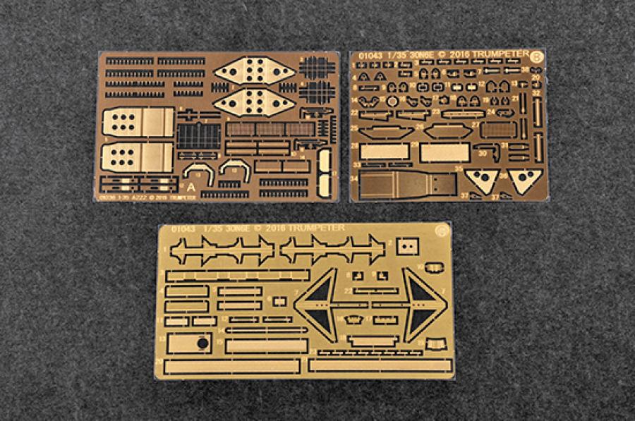 Trumpeter 1/35  Russian 30N6E Flaplid Radar System