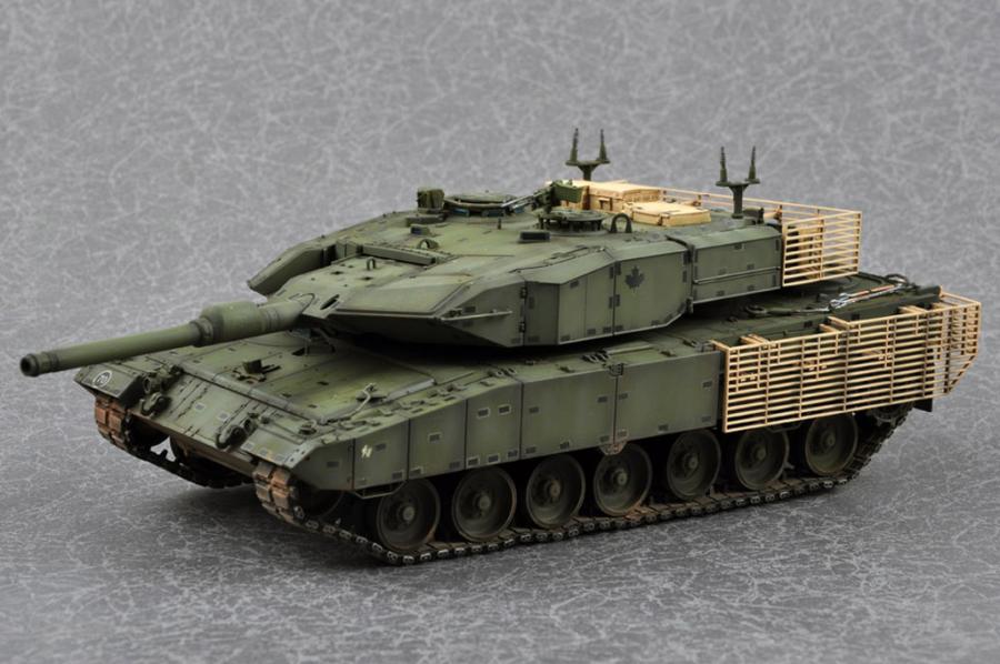 1:35 Leopard 2A4M CAN