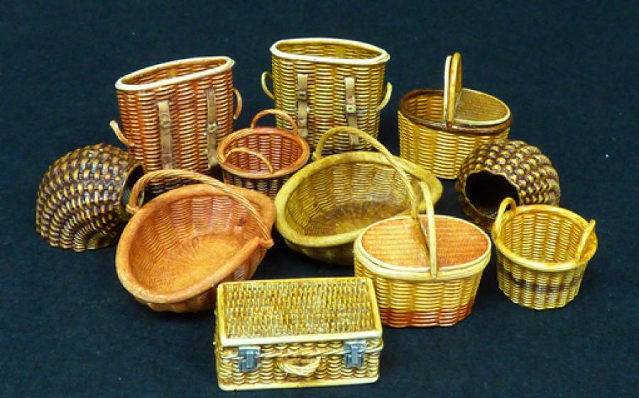 1:35 Wicker baskets - small