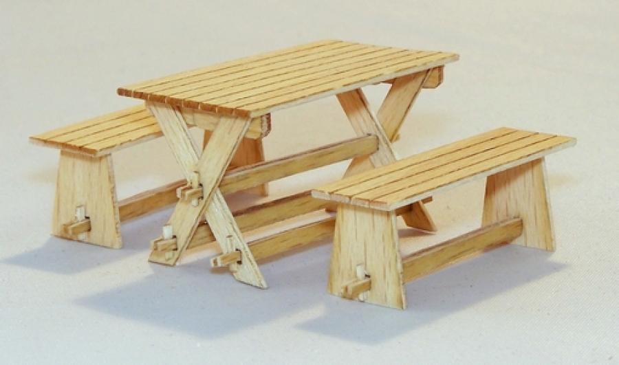 1:35 Garden furniture