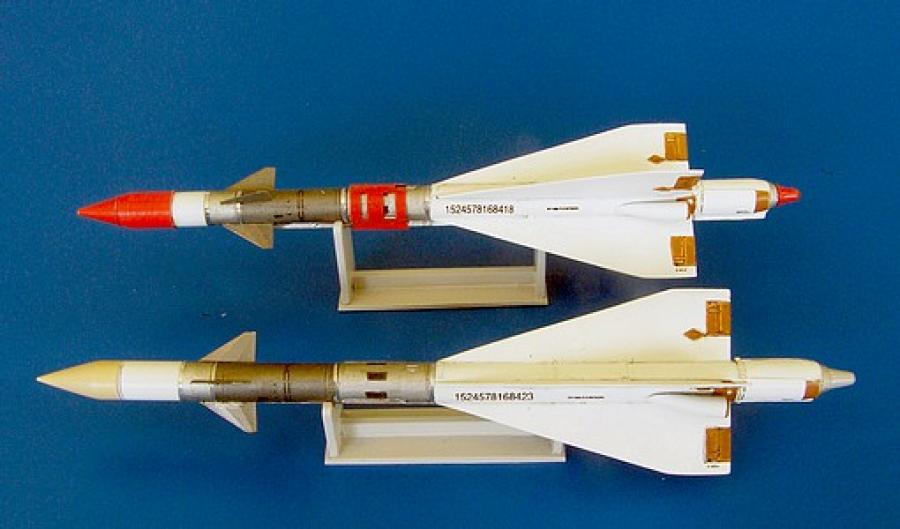 1:48 Russian missile R-40R AA-6 Acrid