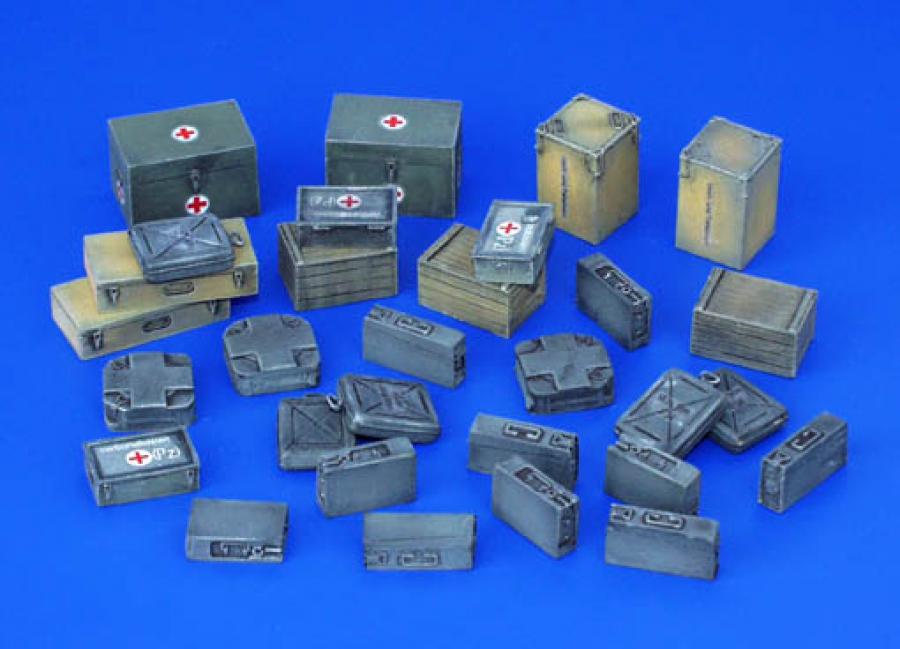 1:35 Ammunition and Medical Aid Containers, Germany