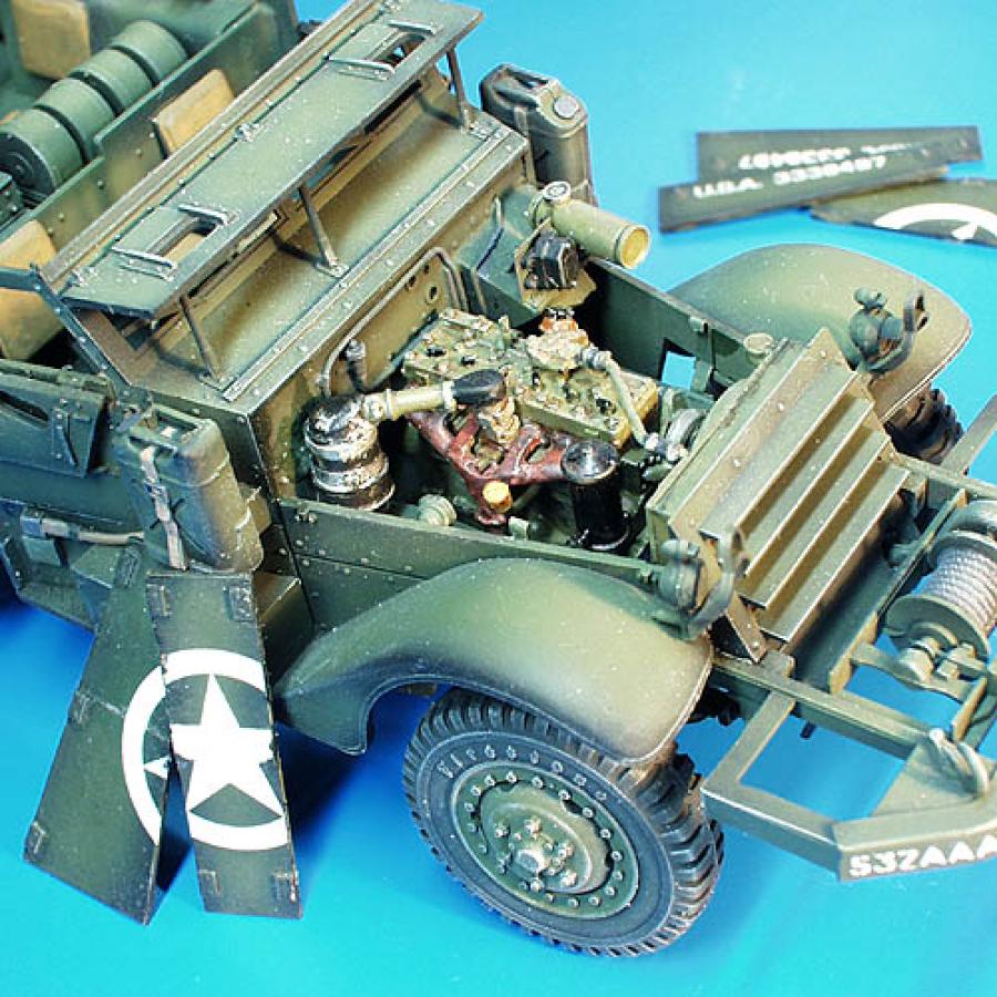 1:35 U.S. Troop Carrier Halftrack – engine set