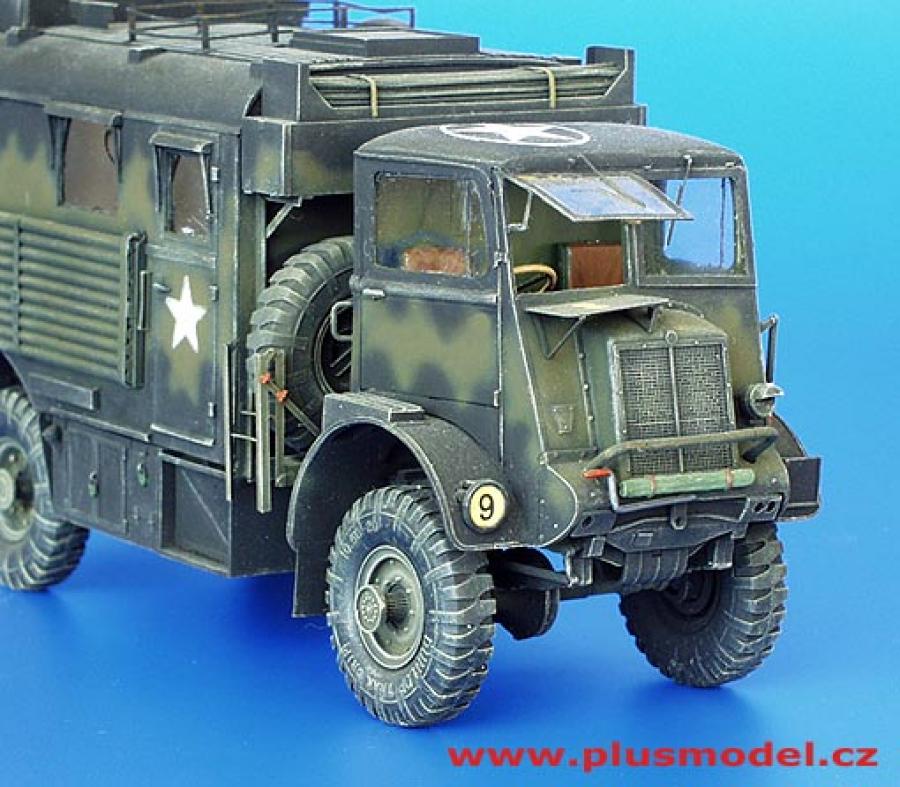 1:35 Bedford QL - driver's cabin