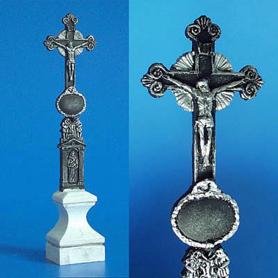 1:35 Column with Cross (INRI)