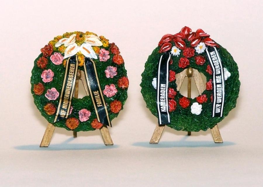 1:35 Funeral wreaths with easels