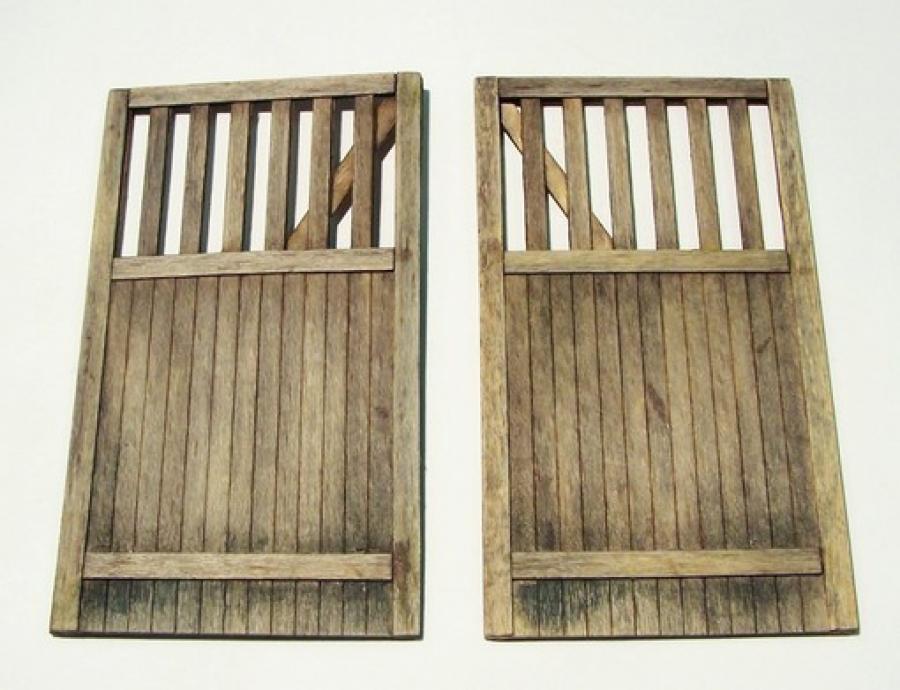 1:35 Wooden gate - straight