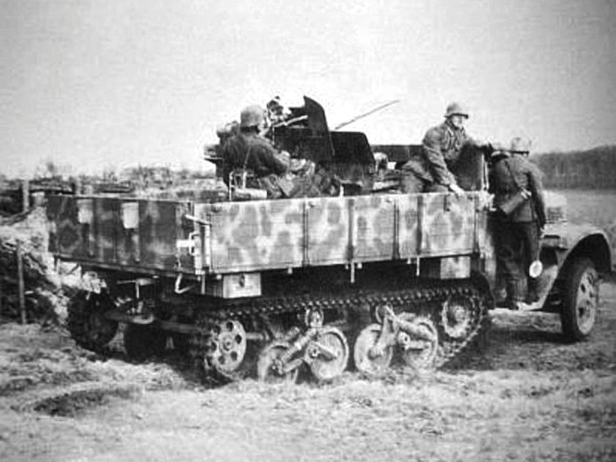 ICM 1/35 Sd.Kfz.3b with Flak 38 AA Gun