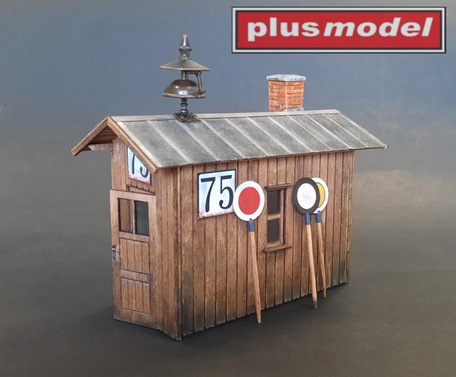 Plusmodel 1/35 Railway guard house