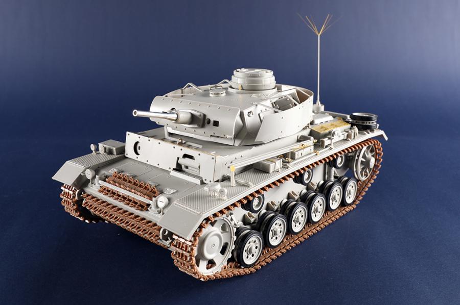 Trumpeter 1/16 Pz.Kpfw.III Ausf.J